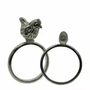 Chicken-And-Egg-Ring.-Silver-And-Black-Diamonds