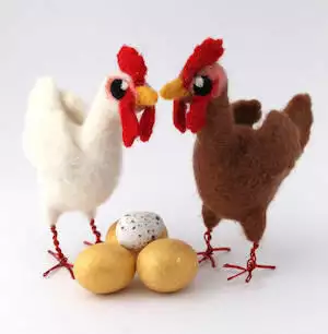 Needle-Felted-Chicken-Ornament